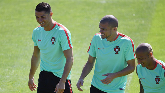 يورو 2016 .. بيبي يعود للتدريبات وقد يشارك في النهائي