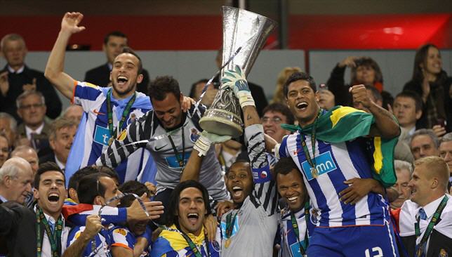 بورتو البرتغالي يحقق لقب الدوري الأوروبي في عام 2011