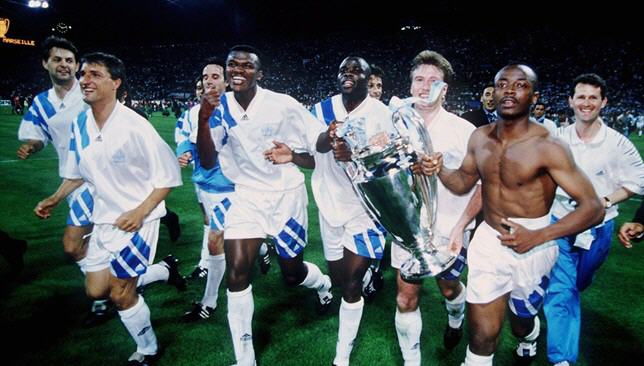 أولمبيك مارسيليا يتوج بلقب دوري أبطال أوروبا في موسم 1992-1993