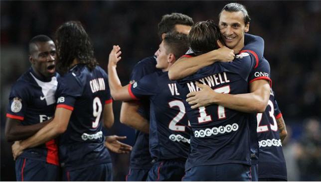 لاعبو باريس سان جيرمن يحتفلون بلقب الدوري الفرنسي
