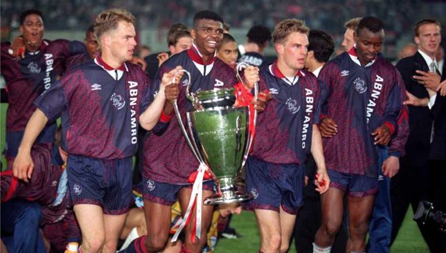 أياكس الهولندي يحقق لقب دوري أبطال أوروبا في عام 1995