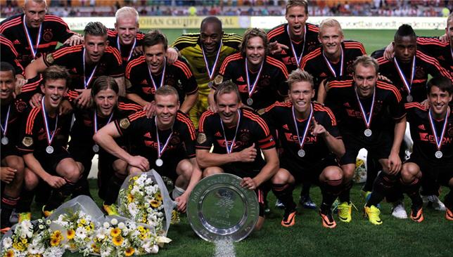 أياكس الهولندي يحقق لقب الدوري الهولندي في عام 2014