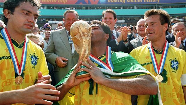 منتخب البرازيل يحقق لقب كأس العالم في عام 1994