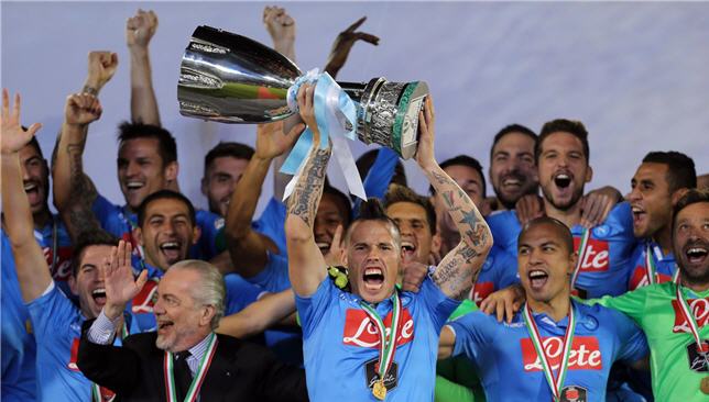 نابولي يحصل على كأس السوبر الإيطالي في عام 2014