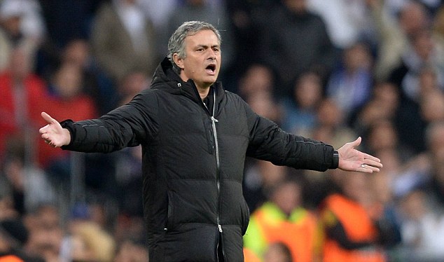Real Madrid coach Jose Mourinho shows his frustration on the sidelines. UK SALES ONLY.