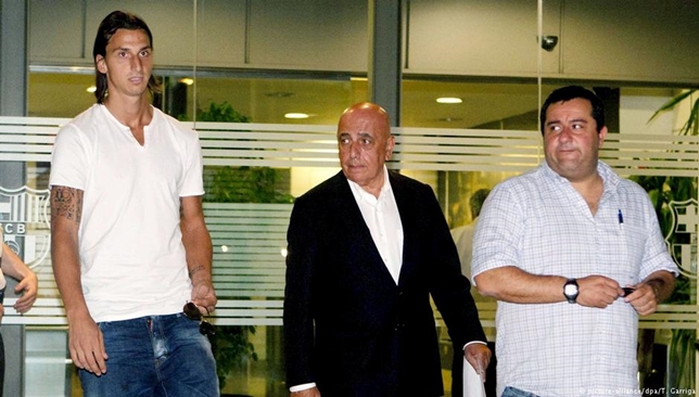 مينو رايولا كان وراء انتقال ابراهيموفيتش في عام 2011 من برشلونة إلى ميلان 