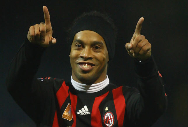 Ronaldinho-AC-Milan-20041458