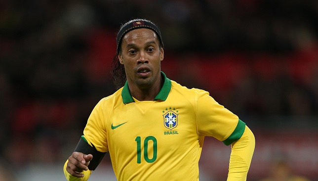 هل رونالدينيو هو أفضل لاعب في تاريخ البرازيل؟ - سبورت 360