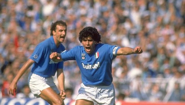 مارادونا بطل إيطاليا مع نابولي مرتين وكان قريباً من الثالثة