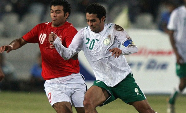ياسر القحطاني بقميص منتخب السعودية