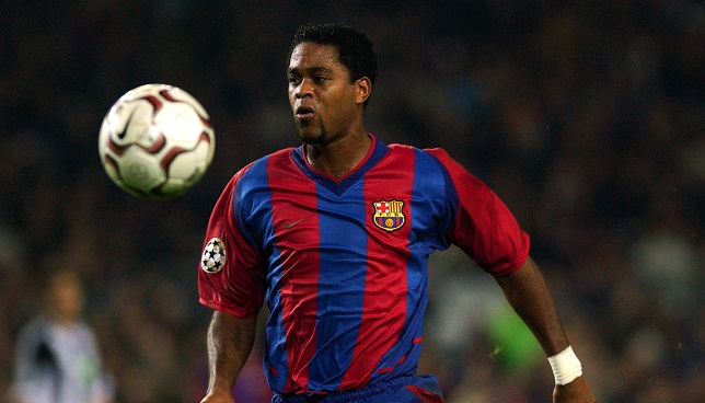 Patrick Kluivert of Barcelona chasing the ball