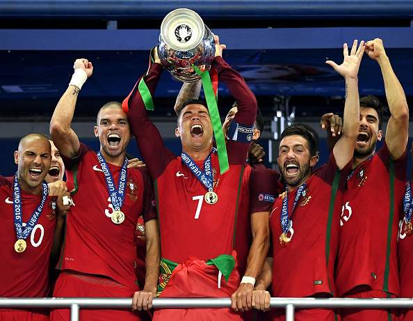 منتخب البرتغال بطل النسخة الأخيرة من كأس أمم أوروبا