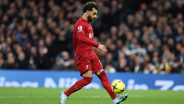 تصريح مثير من نجم ليفربول عن مستقبل محمد صلاح